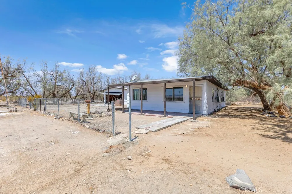 3852 Midway Road 29 Palms, CA 92277