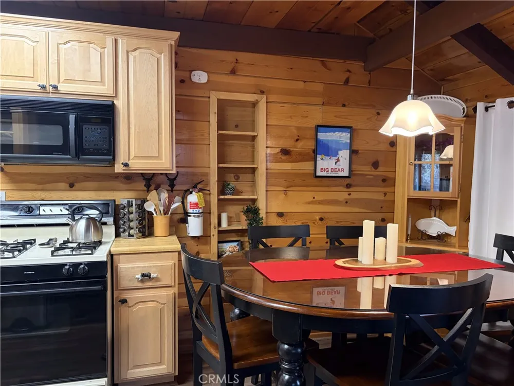 42871 Monterey Big Bear Lake, CA 92315
