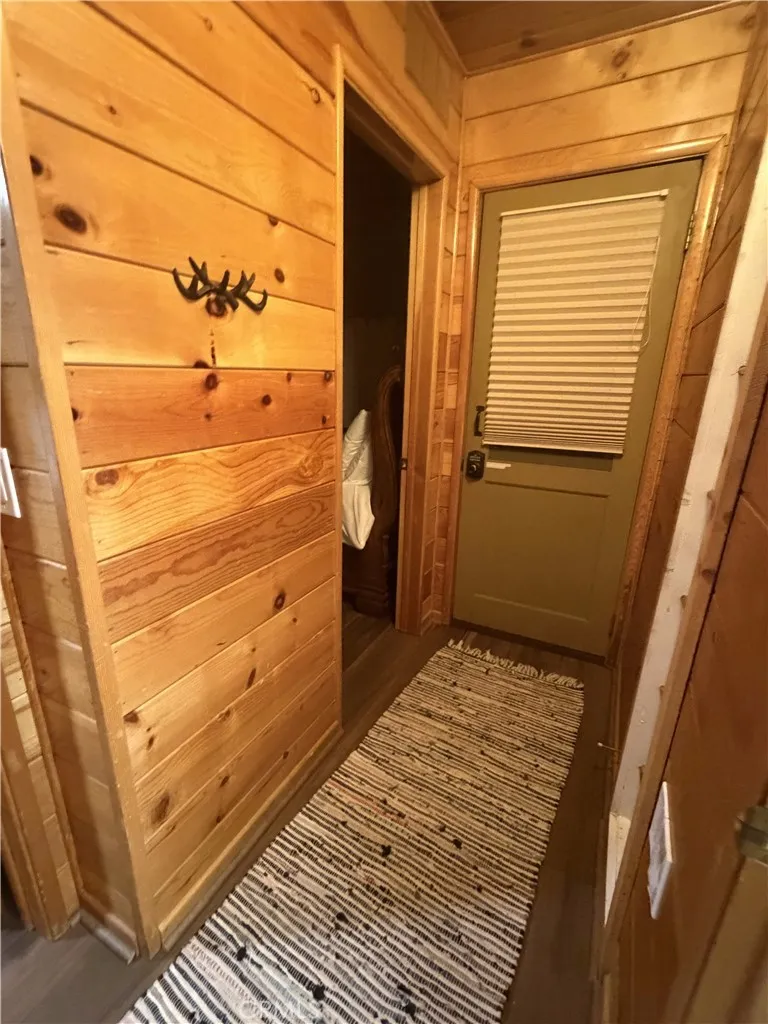 42871 Monterey Big Bear Lake, CA 92315