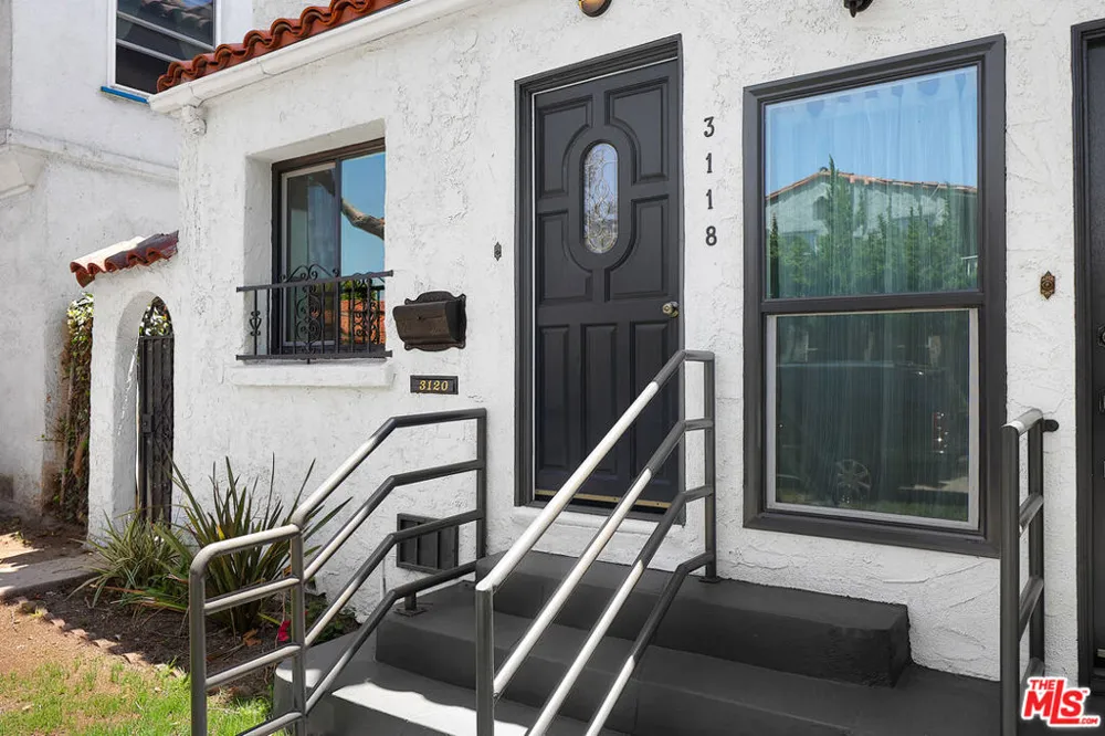 3118 W 43rd Place Los Angeles, CA 90008
