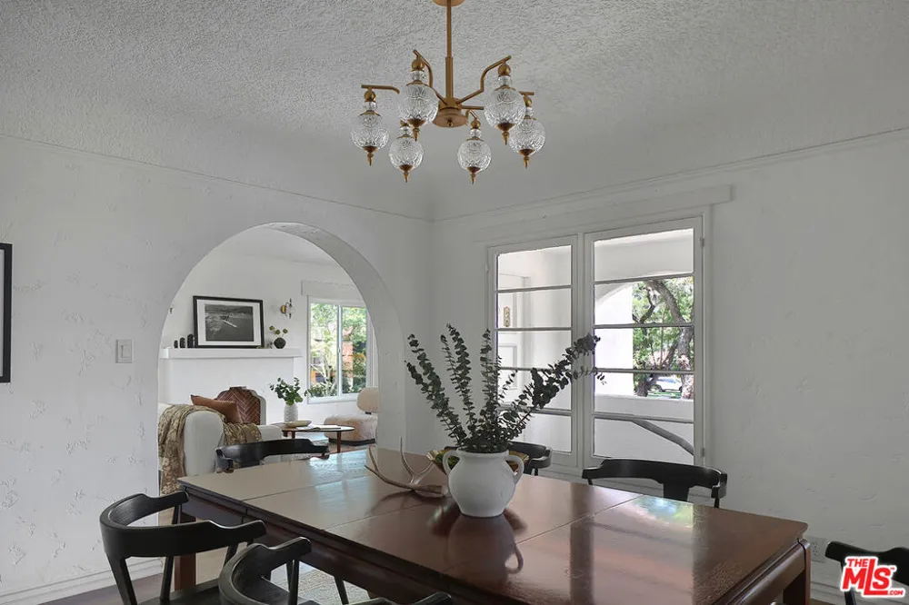 3118 W 43rd Place Los Angeles, CA 90008