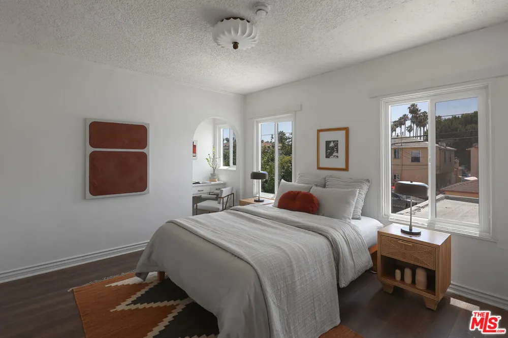 3118 W 43rd Place Los Angeles, CA 90008