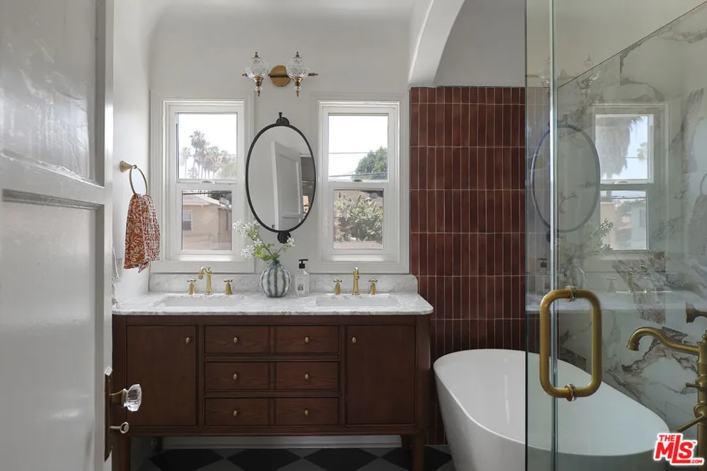 3118 W 43rd Place Los Angeles, CA 90008