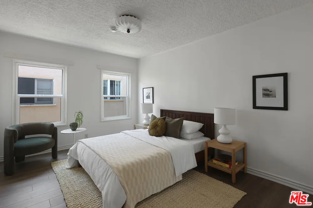 3118 W 43rd Place Los Angeles, CA 90008