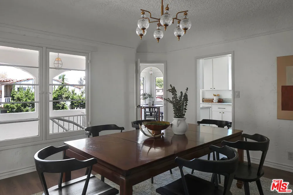 3118 W 43rd Place Los Angeles, CA 90008