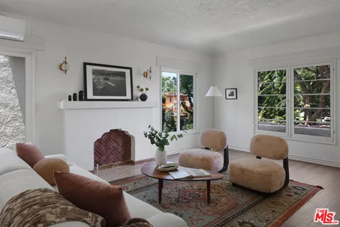 3118 W 43rd Place