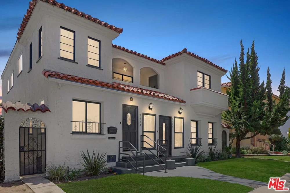 3118 W 43rd Place Los Angeles, CA 90008