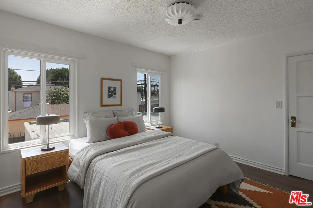 3118 W 43rd Place Los Angeles, CA 90008