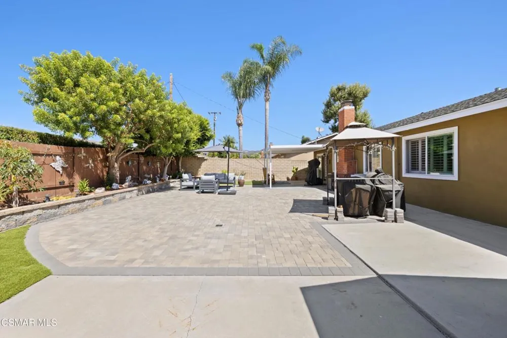 321 Pajaro Avenue Ventura, CA 93004