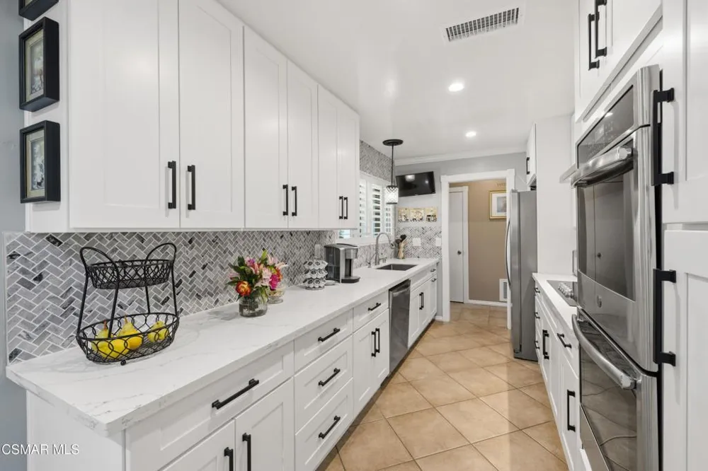 321 Pajaro Avenue Ventura, CA 93004