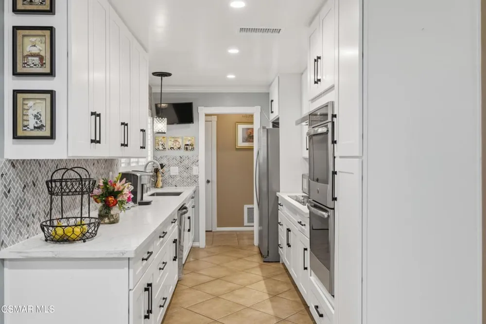 321 Pajaro Avenue Ventura, CA 93004
