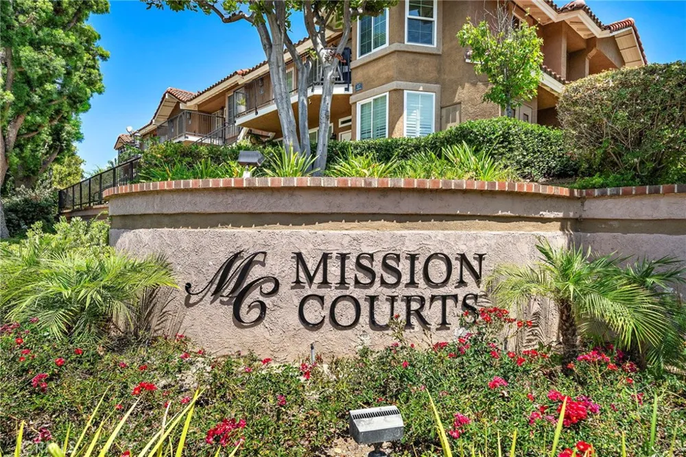23 Via Honrado Rancho Santa Margarita, CA 92688