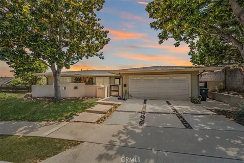 23932 Flores Avenue