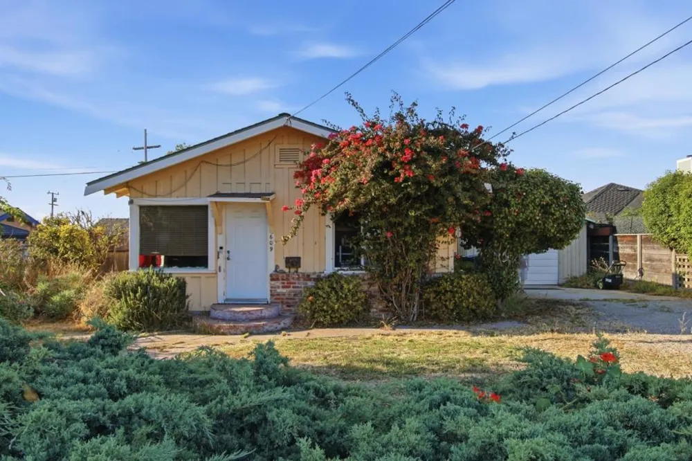 609 Trinity Avenue Seaside, CA 93955