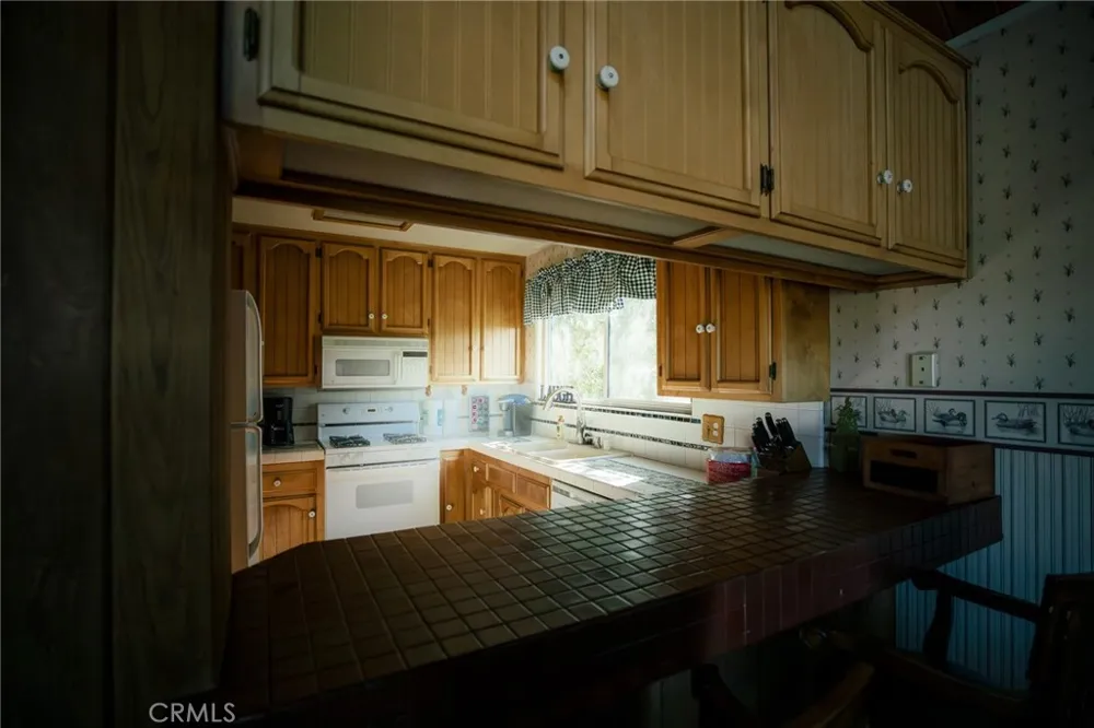 1239 Yosemite Lake Arrowhead, CA 92352