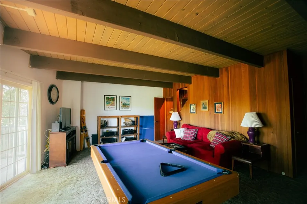 1239 Yosemite Lake Arrowhead, CA 92352