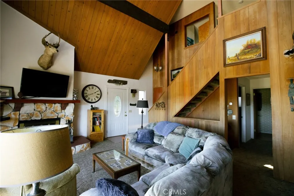 1239 Yosemite Lake Arrowhead, CA 92352