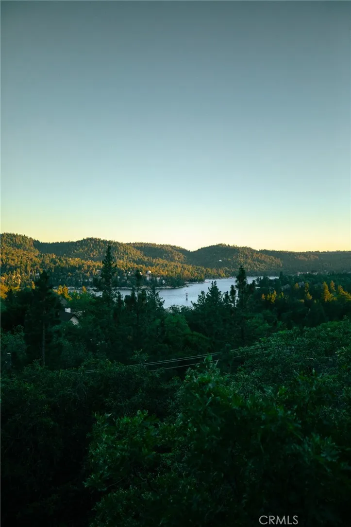 1239 Yosemite Lake Arrowhead, CA 92352
