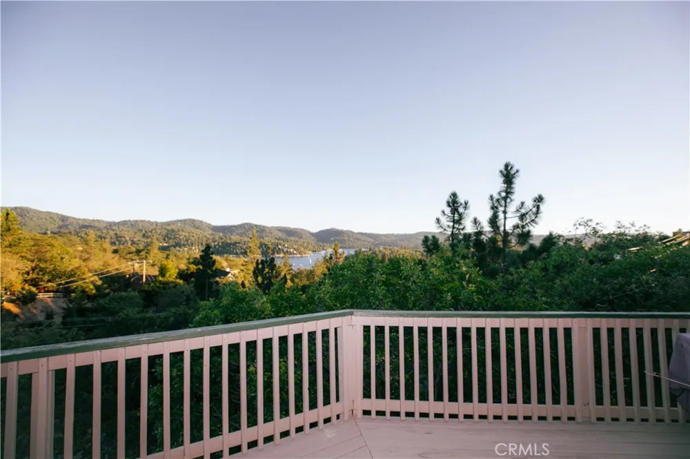 1239 Yosemite Lake Arrowhead, CA 92352