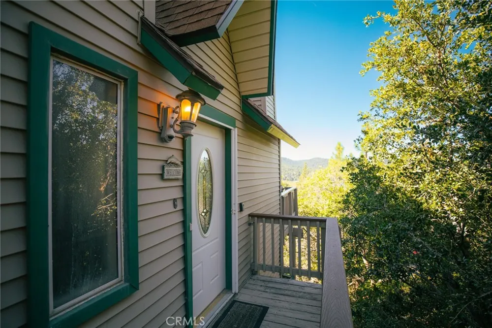 1239 Yosemite Lake Arrowhead, CA 92352
