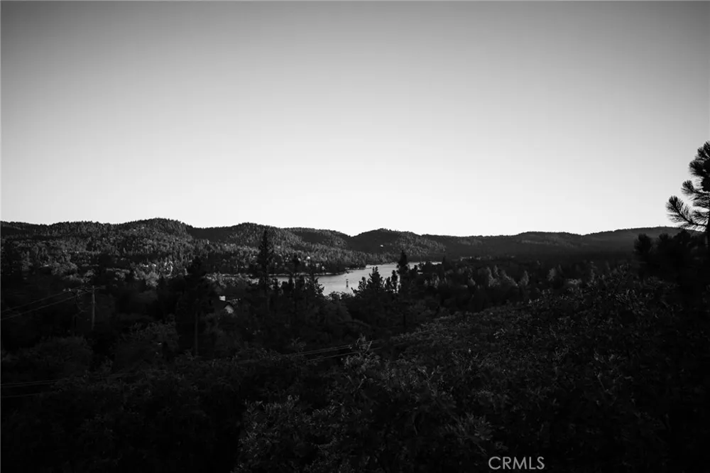 1239 Yosemite Lake Arrowhead, CA 92352