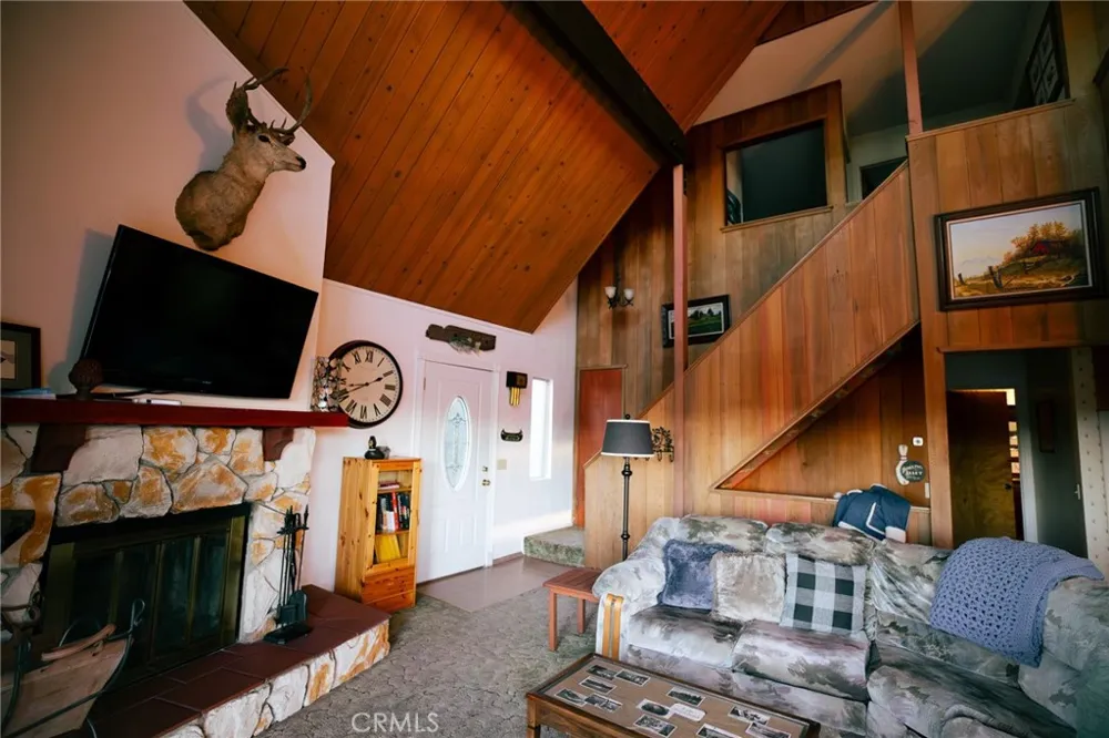1239 Yosemite Lake Arrowhead, CA 92352