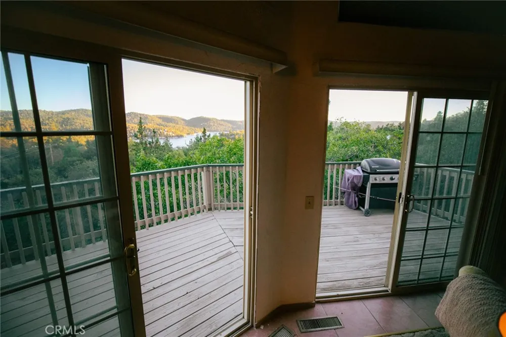 1239 Yosemite Lake Arrowhead, CA 92352