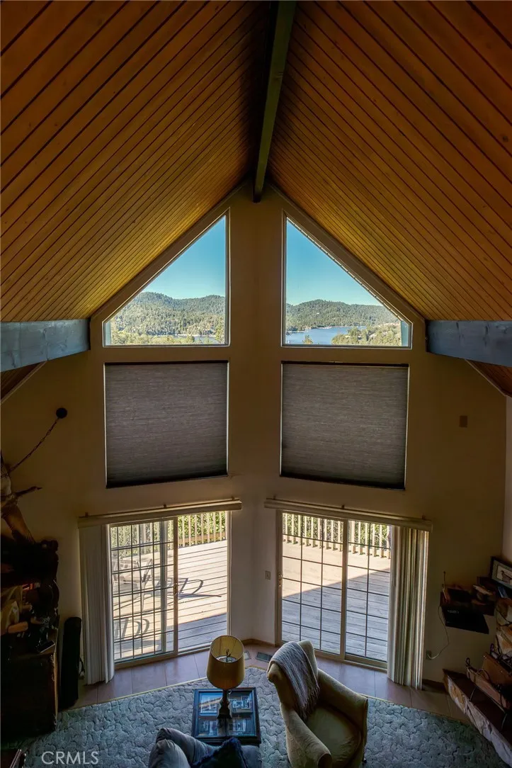1239 Yosemite Lake Arrowhead, CA 92352