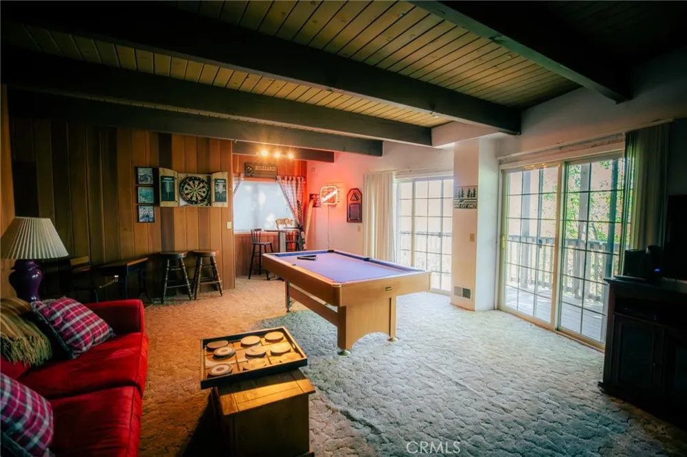 1239 Yosemite Lake Arrowhead, CA 92352