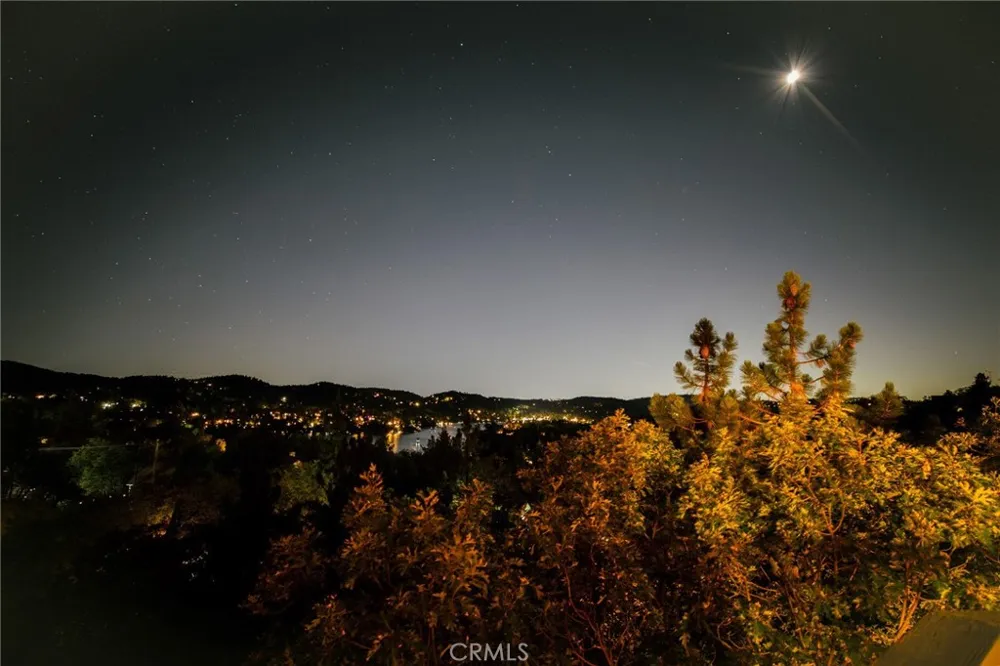 1239 Yosemite Lake Arrowhead, CA 92352