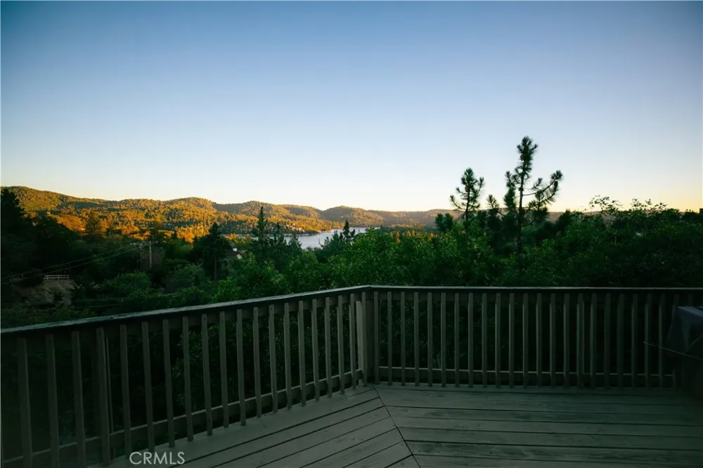 1239 Yosemite Lake Arrowhead, CA 92352