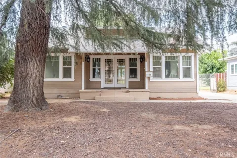 809 E Colton