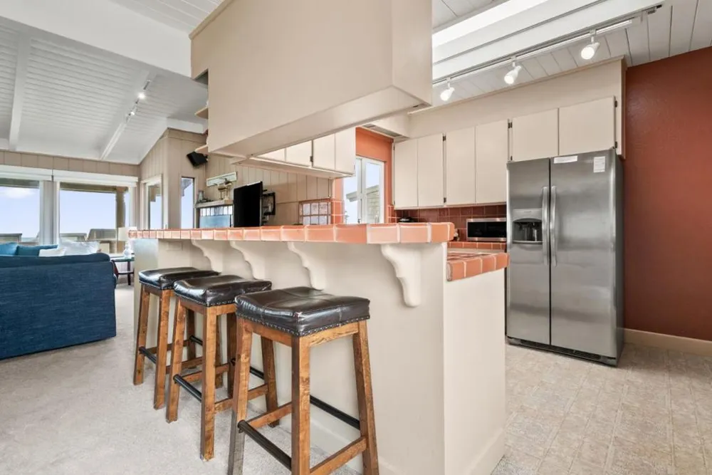 83 Puffin Lane Watsonville, CA 95076