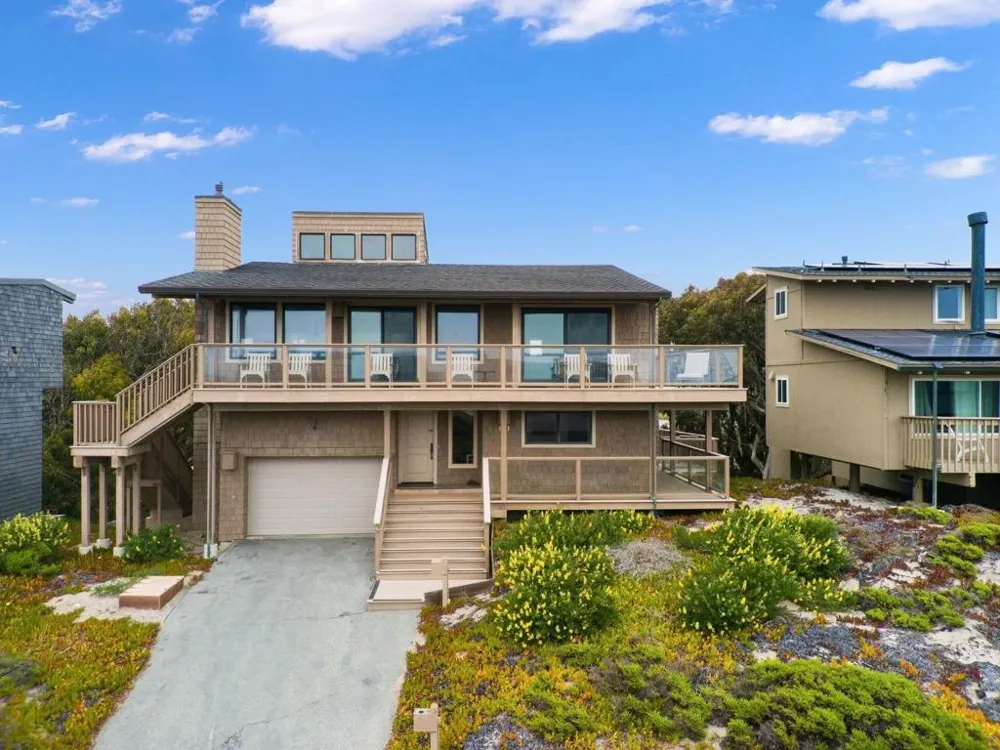 83 Puffin Lane Watsonville, CA 95076