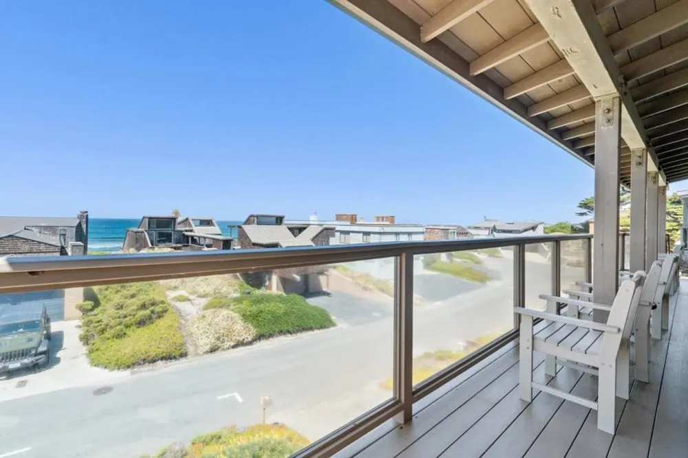 83 Puffin Lane Watsonville, CA 95076