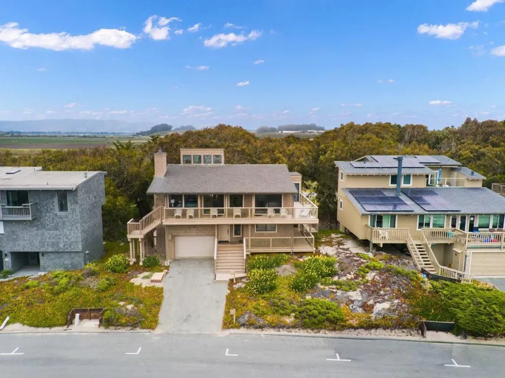83 Puffin Lane Watsonville, CA 95076