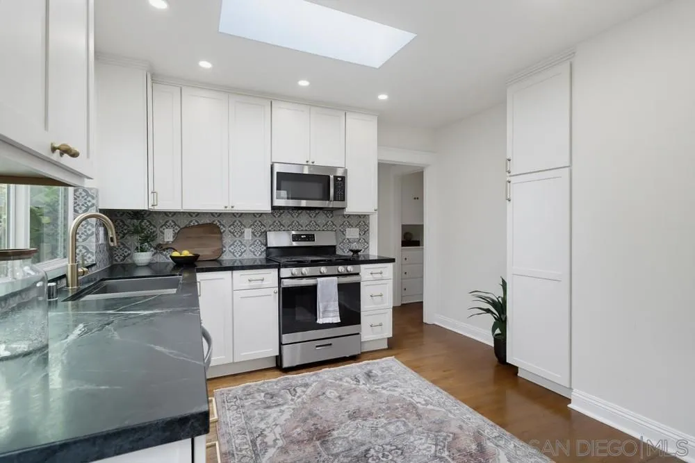 1105 E. 6th Street National City, CA 91950