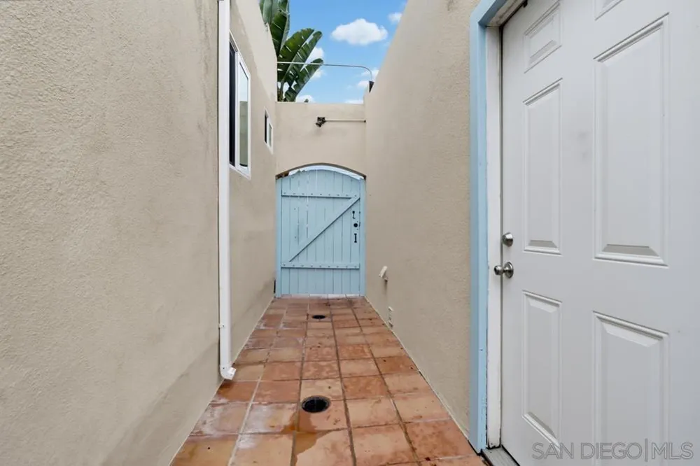 1105 E. 6th Street National City, CA 91950