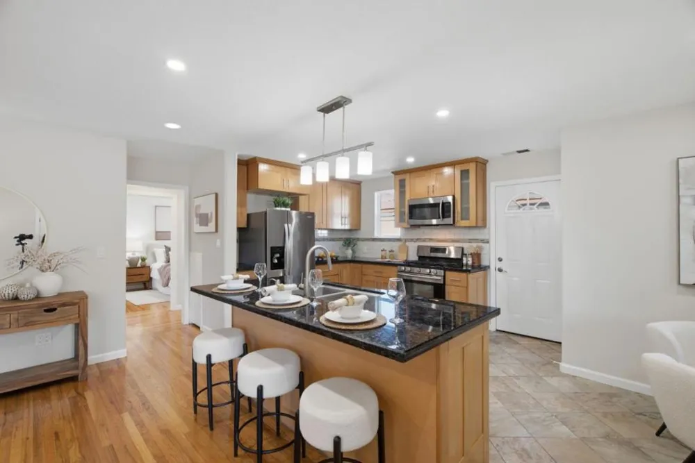 2293 W Hedding Street San Jose, CA 95128