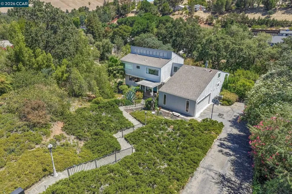 864 Coachman Pl Clayton, CA 94517