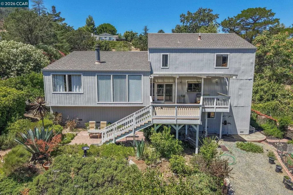 864 Coachman Pl Clayton, CA 94517