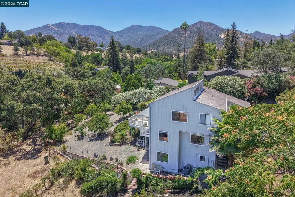 864 Coachman Pl Clayton, CA 94517