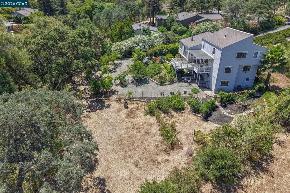 864 Coachman Pl Clayton, CA 94517