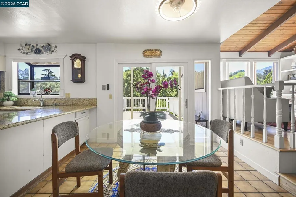 864 Coachman Pl Clayton, CA 94517