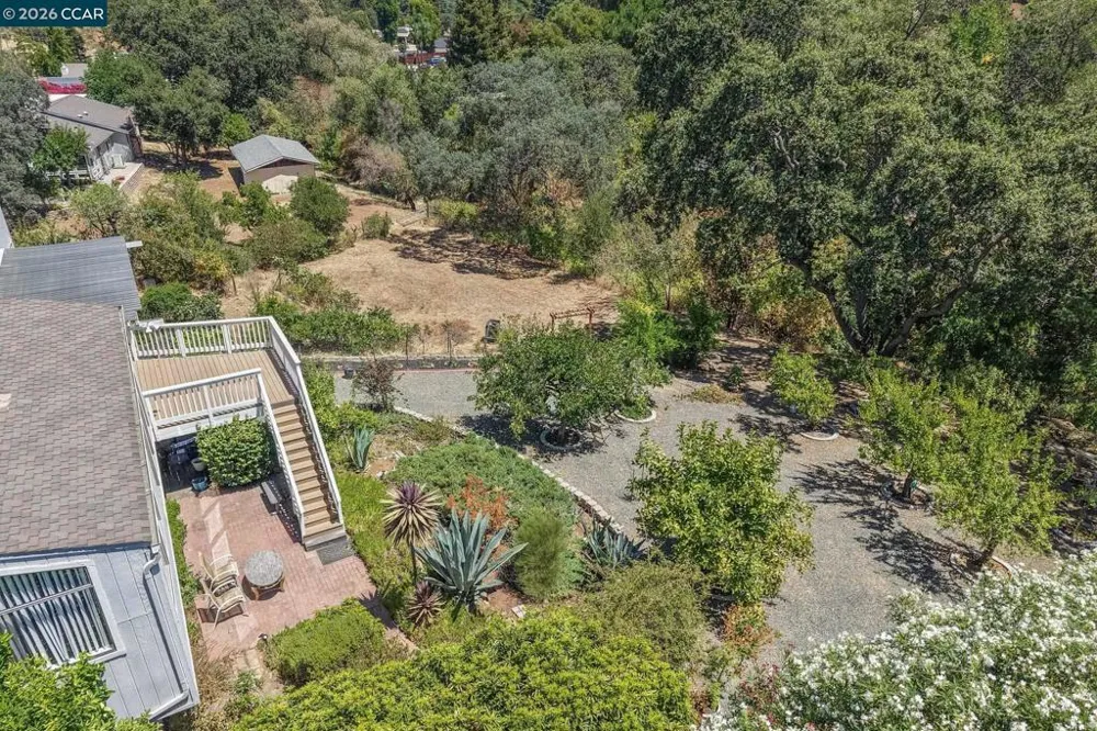 864 Coachman Pl Clayton, CA 94517