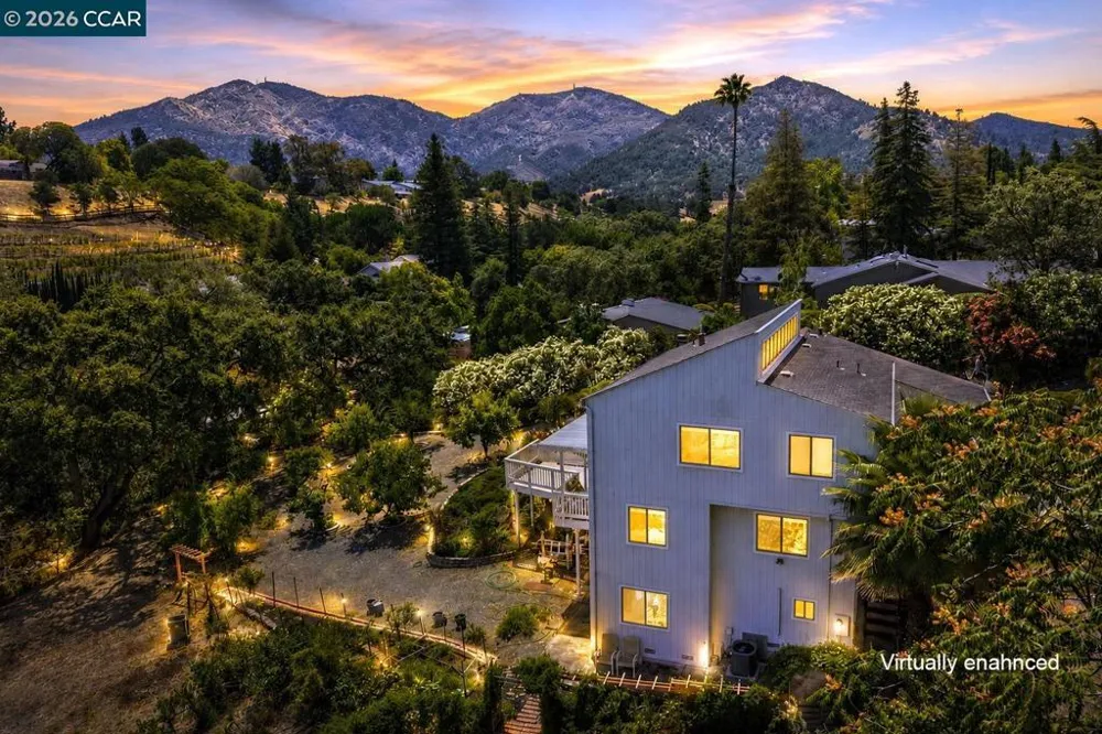 864 Coachman Pl Clayton, CA 94517