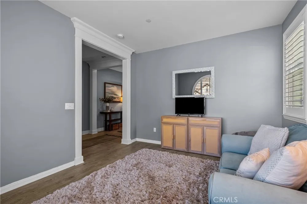28200 Nield Court Saugus, CA 91350