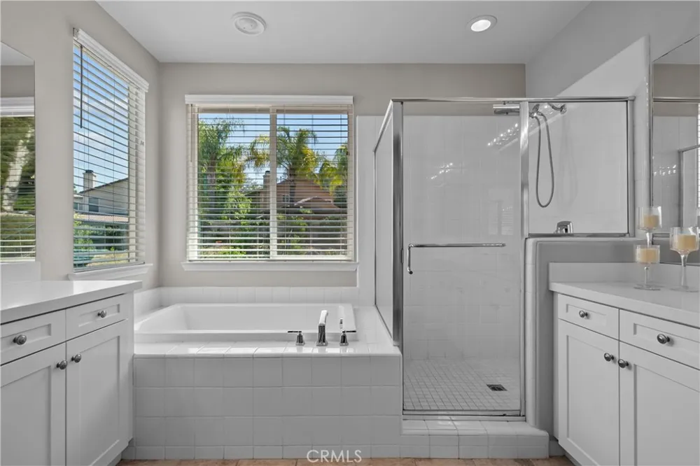 28200 Nield Court Saugus, CA 91350