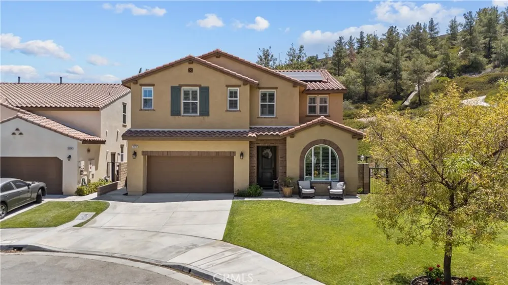 28200 Nield Court Saugus, CA 91350
