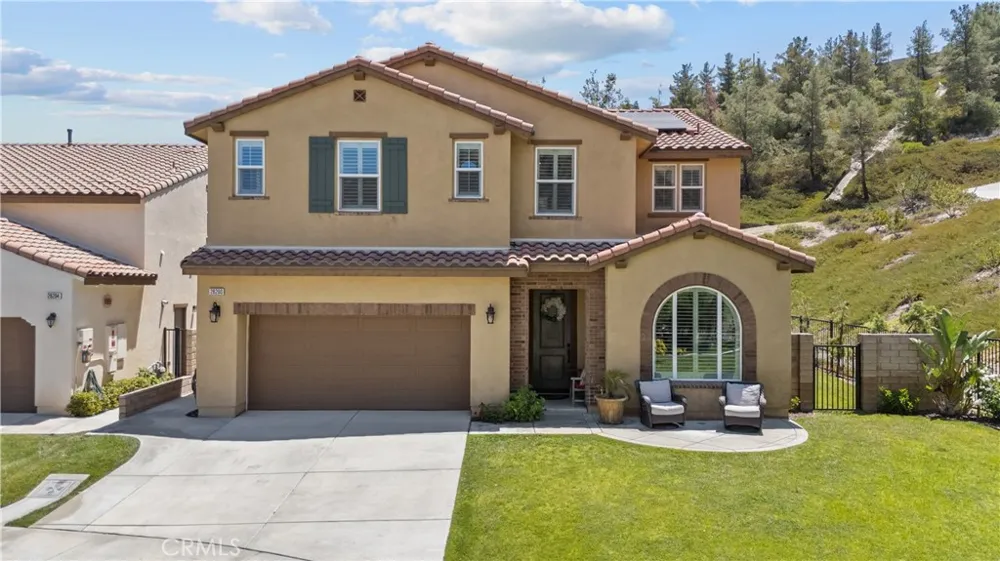 28200 Nield Court Saugus, CA 91350